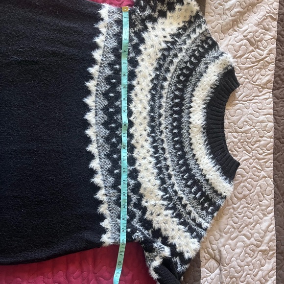 JACQUARD CREWNECK SWEATER - FAIR ISLE in black and white, size 1x - Picture 5 of 5